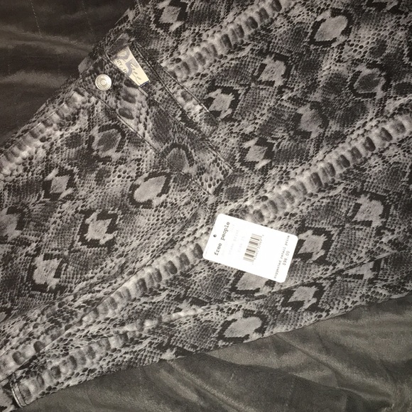 NWT Free People just float on snake print flare - Picture 8 of 8